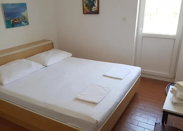 Veli Brig Апартаменты Паг